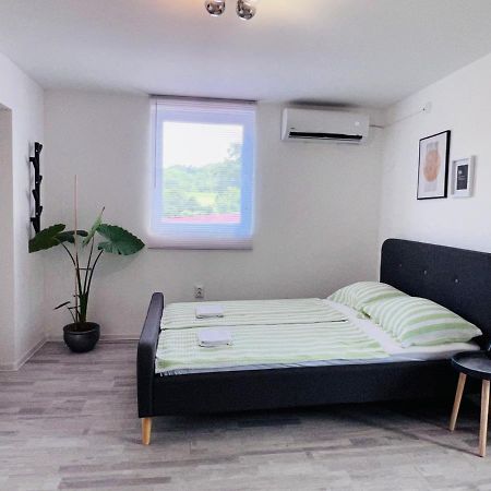 Apartman Castle Tusilovic Zewnętrze zdjęcie