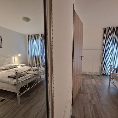 Apartman Castle Tusilovic Zewnętrze zdjęcie