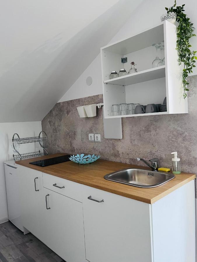 Apartman Castle Tusilovic Zewnętrze zdjęcie