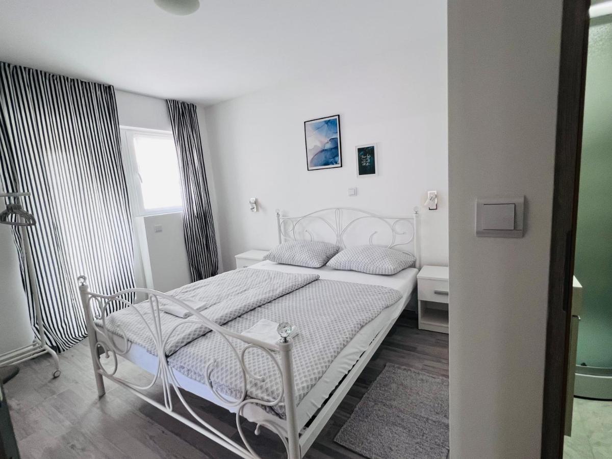 Apartman Castle Tusilovic Zewnętrze zdjęcie