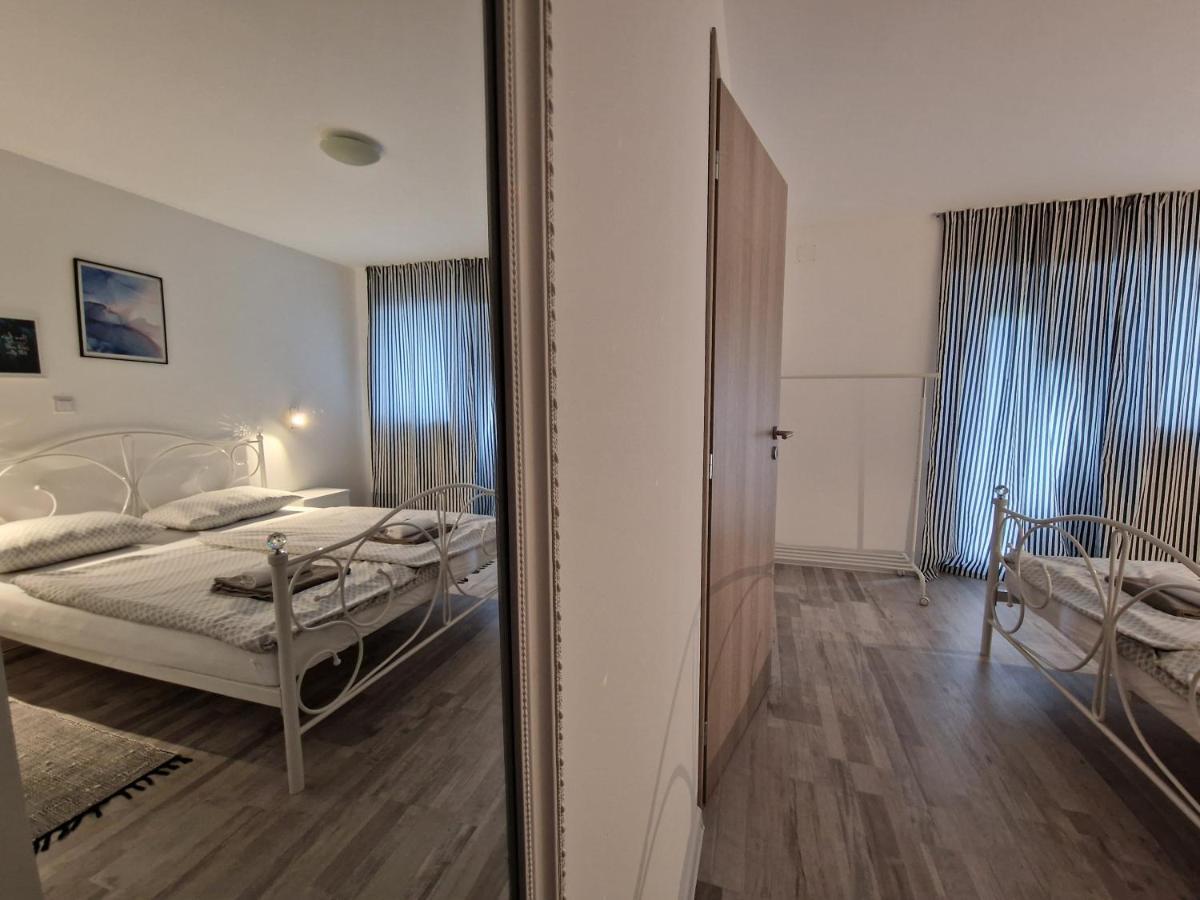 Apartman Castle Tusilovic Zewnętrze zdjęcie